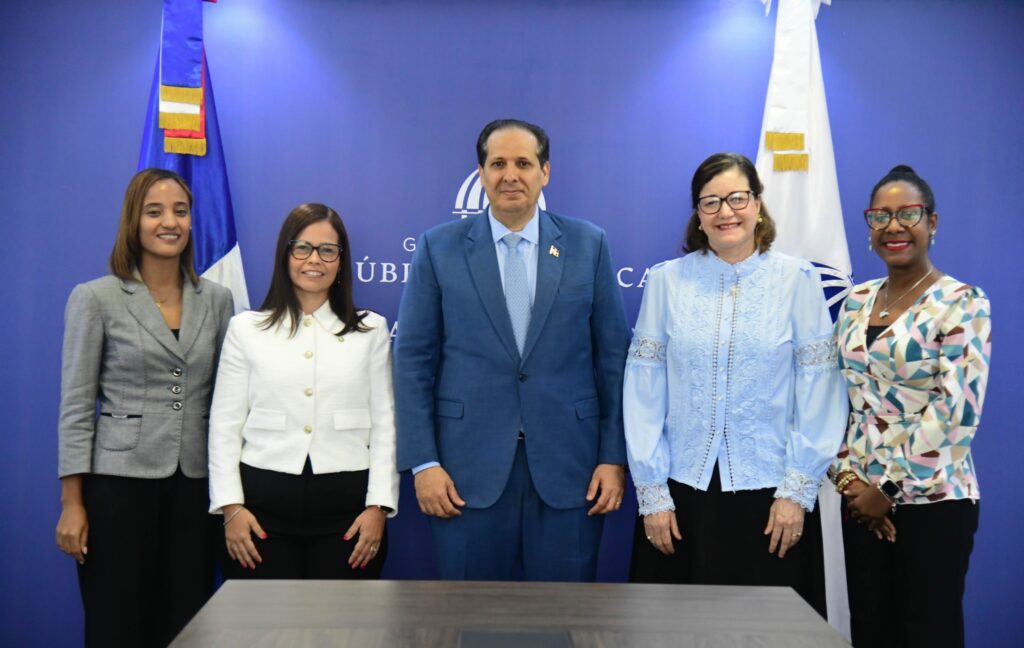 Juramentación Dra. Adorno, directora ejecutiva del Conabios